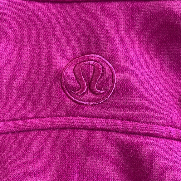 ❤️ Lululemon Scuba Oversized Funnel Neck in Wild Berry NWT Size XS/S - Picture 3 of 8